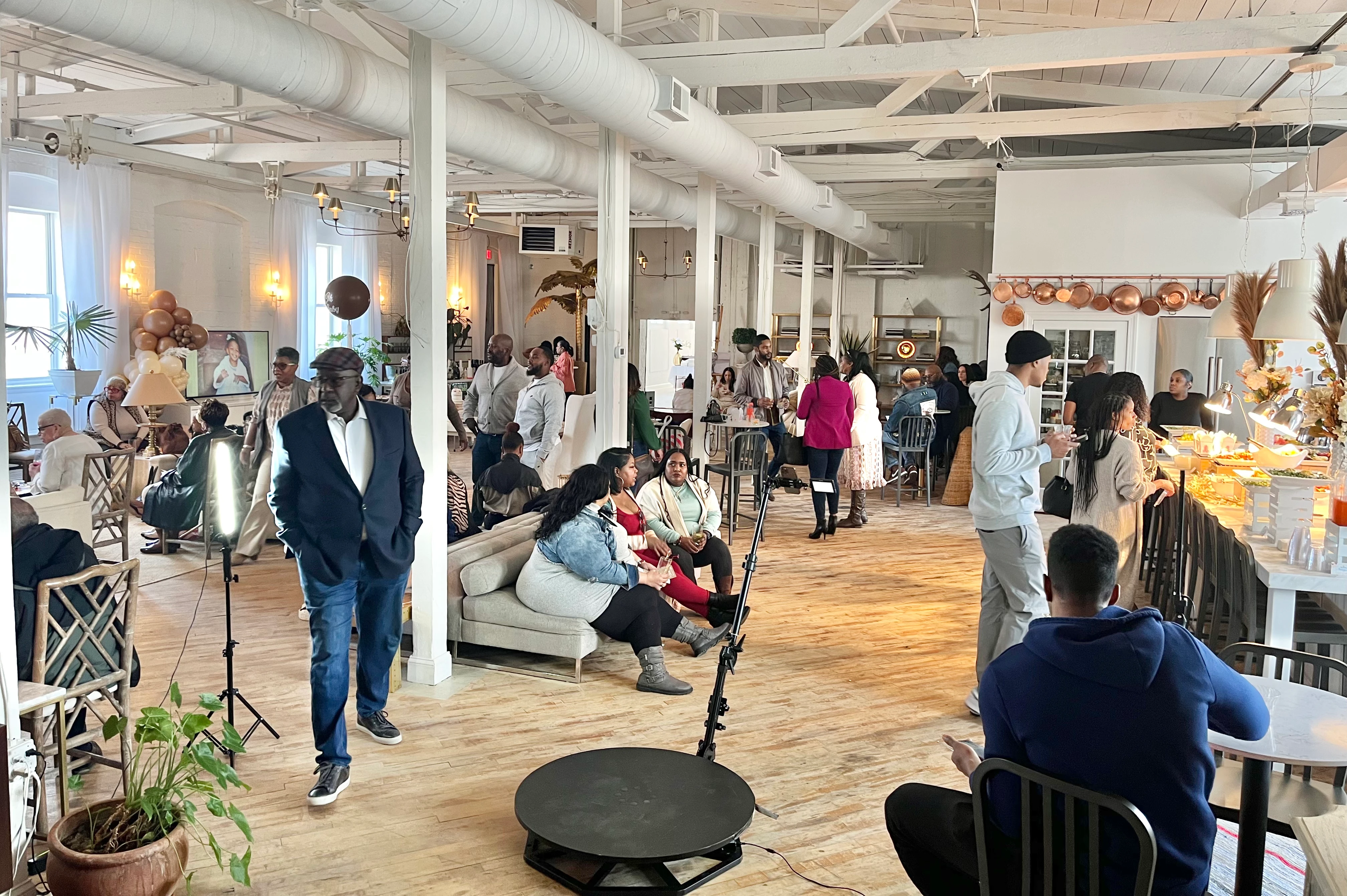 Communal table in Loft